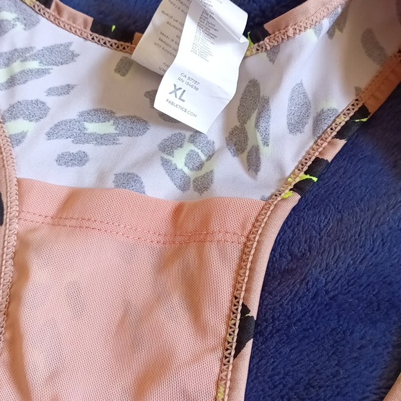 Sports bra - Picture 2 of 4